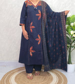 Blue petals D026